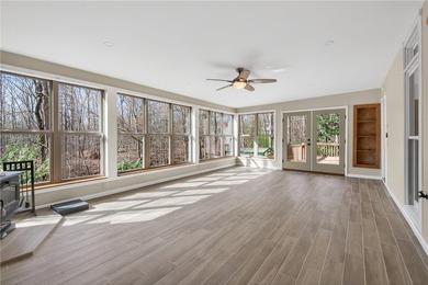 WELCOME to your new LAKE HARTWELL home! This beautiful home has - photo 5