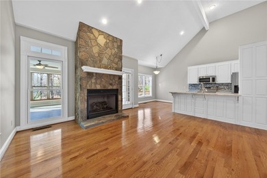 WELCOME to your new LAKE HARTWELL home! This beautiful home has - photo 9