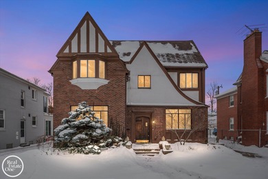 Lake Saint Clair Townhome/Townhouse For Sale in Grosse Pointe Michigan