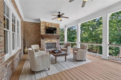 Experience refined estate living in this exceptional all-brick - photo 7