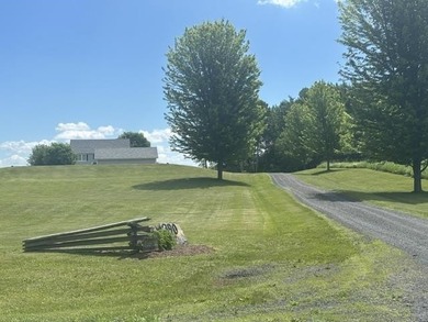 Welcome to this beautiful contemporary colonial, nestled on 10.5 - photo 3