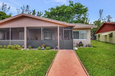 Comfort and convenience in this desirable 55+ Delray Villa Plat - photo 2
