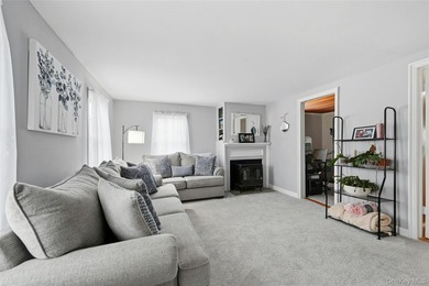 This charming Center Moriches 4/5-bedroom Colonial dates back to - photo 17