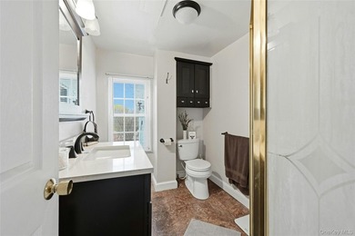 This charming Center Moriches 4/5-bedroom Colonial dates back to - photo 21