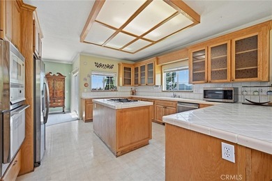 Spacious and inviting, this 1,933 sq ft home offers comfort - photo 4