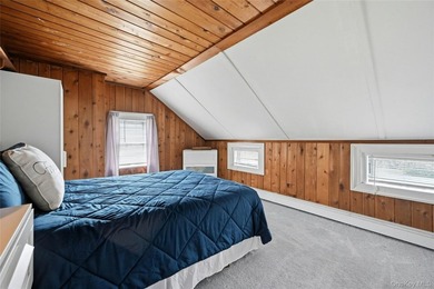 This charming Center Moriches 4/5-bedroom Colonial dates back to - photo 25