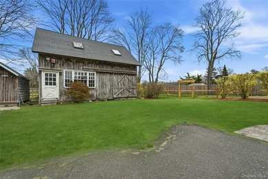 This charming Center Moriches 4/5-bedroom Colonial dates back to - photo 30