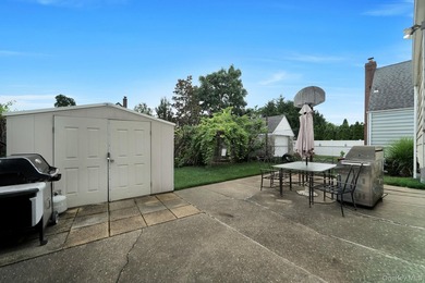 Welcome To This 3 Bedroom, 1 Bath Cape Style Home In Merrick! - photo 31