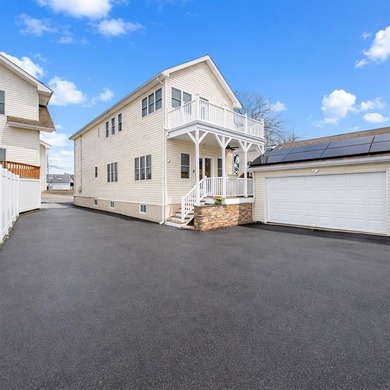 Tottenville-Fully Detached Colonial, an absolute stunning home - photo 32
