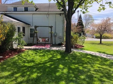 This charming Center Moriches 4/5-bedroom Colonial dates back to - photo 42