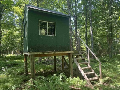 Tucked away at the end of a quiet dead-end road, this - photo 45