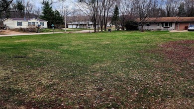 Charming 3-bedroom ranch just two blocks from Lake Pepin, with - photo 4