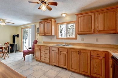 Charming 3-bedroom ranch just two blocks from Lake Pepin, with - photo 8