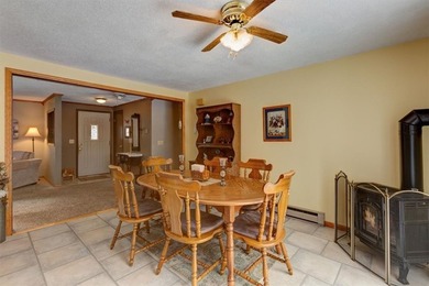 Charming 3-bedroom ranch just two blocks from Lake Pepin, with - photo 10