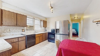 SHOWING BY APPOINTMENT ONLY CALL THE LISTING AGENT 987 E 42nd St - photo 12