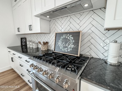 Indulge in the luxurious and refined style of this unparalleled - photo 15