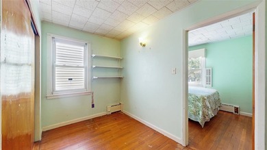 SHOWING BY APPOINTMENT ONLY CALL THE LISTING AGENT 987 E 42nd St - photo 15