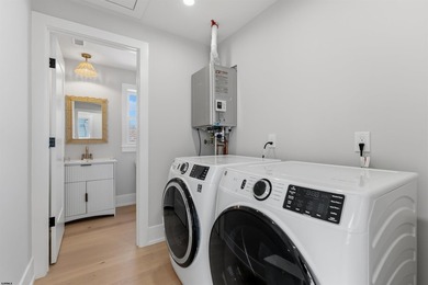 READY FOR IMMEDIATE OCCUPANCY! Welcome to this incredible luxury - photo 21