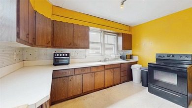 SHOWING BY APPOINTMENT ONLY CALL THE LISTING AGENT 987 E 42nd St - photo 24