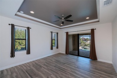Exquisite 2021 custom-built DM Dean residence on a fully fenced - photo 24