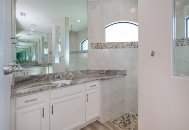 Exquisite 2021 custom-built DM Dean residence on a fully fenced - photo 28