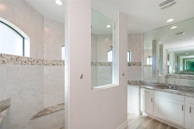 Exquisite 2021 custom-built DM Dean residence on a fully fenced - photo 29