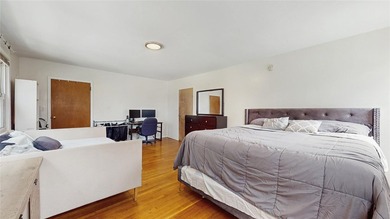 SHOWING BY APPOINTMENT ONLY CALL THE LISTING AGENT 987 E 42nd St - photo 30