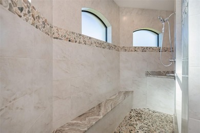 Exquisite 2021 custom-built DM Dean residence on a fully fenced - photo 30