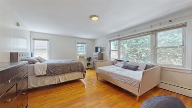 SHOWING BY APPOINTMENT ONLY CALL THE LISTING AGENT 987 E 42nd St - photo 31