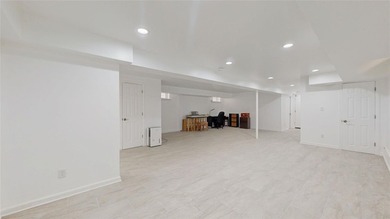 SHOWING BY APPOINTMENT ONLY CALL THE LISTING AGENT 987 E 42nd St - photo 34