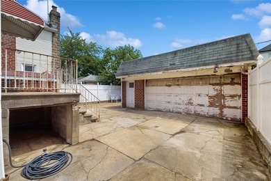 SHOWING BY APPOINTMENT ONLY CALL THE LISTING AGENT 987 E 42nd St - photo 42