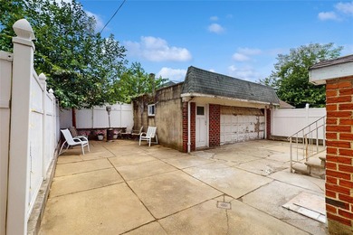 SHOWING BY APPOINTMENT ONLY CALL THE LISTING AGENT 987 E 42nd St - photo 44