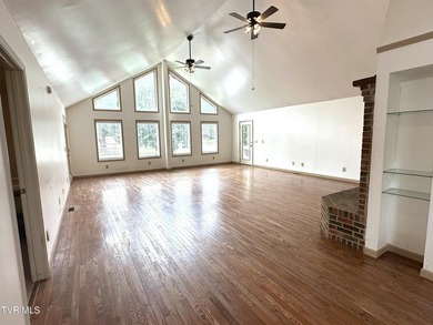 Welcome to 370 Jennings Ln! This beautiful, open, and spacious - photo 5
