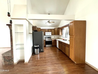 Welcome to 370 Jennings Ln! This beautiful, open, and spacious - photo 6