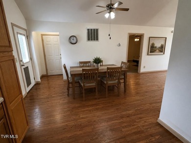 Welcome to 370 Jennings Ln! This beautiful, open, and spacious - photo 8