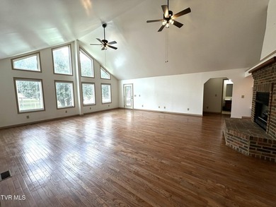 Welcome to 370 Jennings Ln! This beautiful, open, and spacious - photo 10