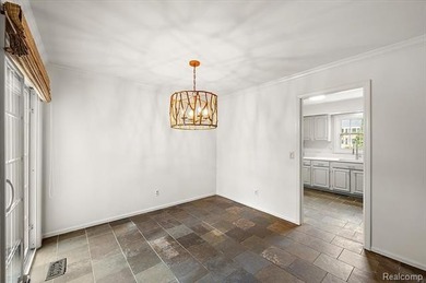 Welcome to this desirable end-unit condo in Bloomfield Hills - photo 13