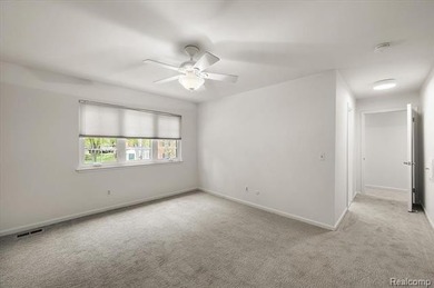 Welcome to this desirable end-unit condo in Bloomfield Hills - photo 23