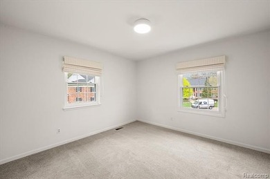 Welcome to this desirable end-unit condo in Bloomfield Hills - photo 29