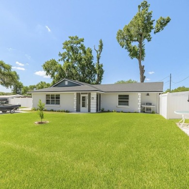 Lake Home For Sale in Clermont, Florida
