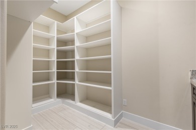 11,792 Sq Ft Under Roof!      Open House 10/4 at 1:00-4:00pm
