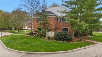 Welcome to this desirable end-unit condo in Bloomfield Hills - photo 46