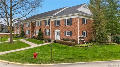 Welcome to this desirable end-unit condo in Bloomfield Hills - photo 47