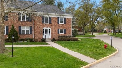 Welcome to this desirable end-unit condo in Bloomfield Hills - photo 48
