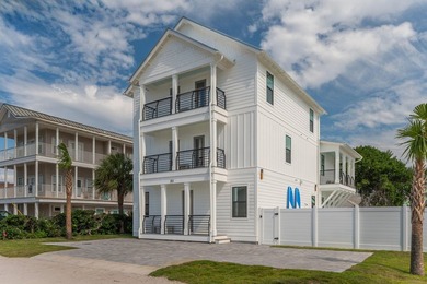 Short term rental powerhouse featuring a brand new 2024-built - photo 1