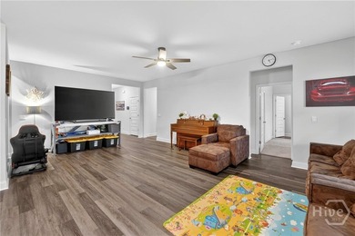 SELLER OFFERING $5,000 BUYER INCENTIVE! Beautifully maintained - photo 14