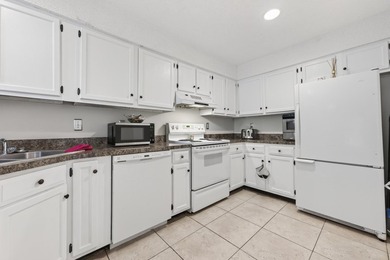 A quaint and beautiful find in Bluewater Bay in the Garden Oaks - photo 10