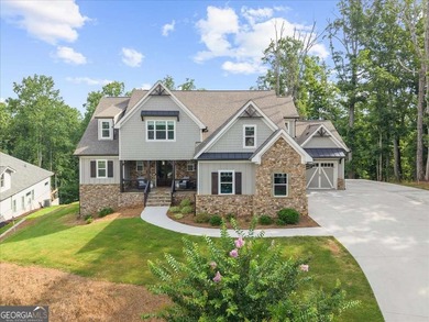 You will be AMAZED at this private, almost NEW construction home - photo 1
