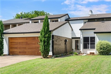 Lake Townhome/Townhouse For Sale in Rowlett, Texas