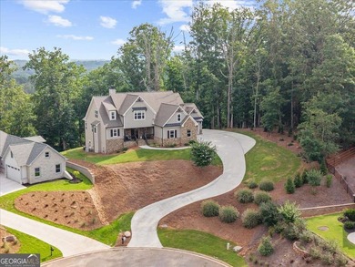 You will be AMAZED at this private, almost NEW construction home - photo 4